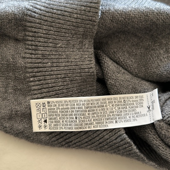 NWOT Forever 21 sweater - Picture 7 of 8